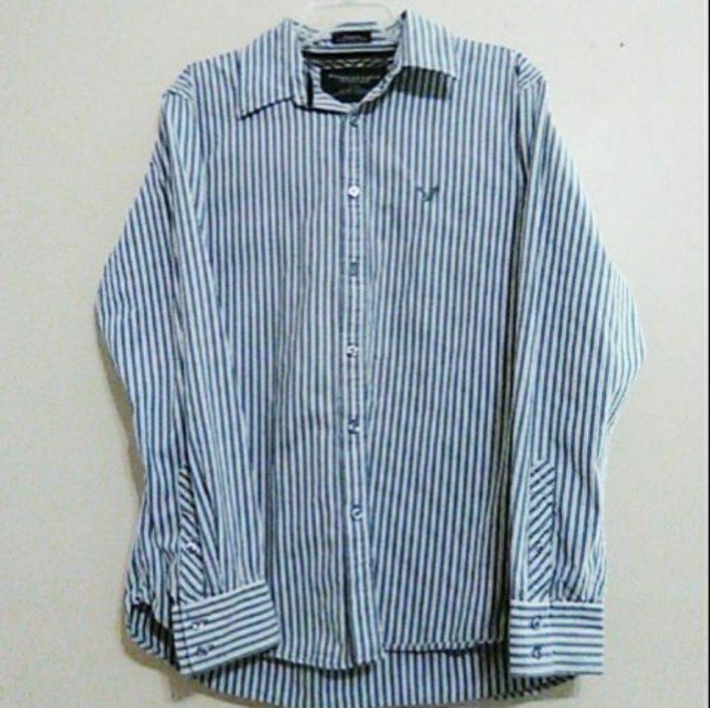 American eagle men's button front shirt